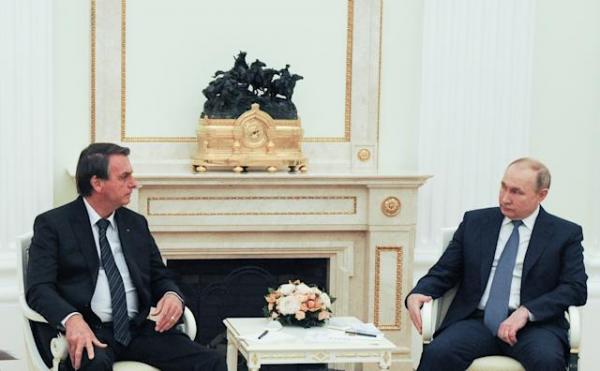 Em encontro com Putin, Bolsonaro diz que países têm "muito a colaborar"