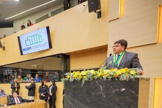 Rafael Fonteles participa da entrega da Medalha do Mérito Legislativo nesta quinta (11)