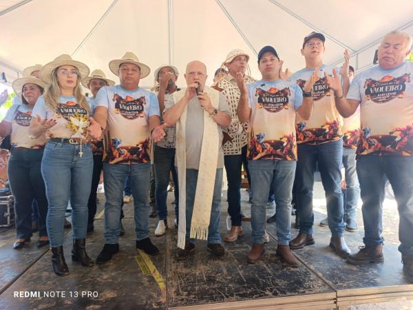 X Festa do Vaqueiro J&uacute;lio C&eacute;sar re&uacute;ne multid&atilde;o e fortalece tradi&ccedil;&atilde;o sertaneja em Bar&atilde;o de Graja&uacute;(Imagem:FlorianoNews)