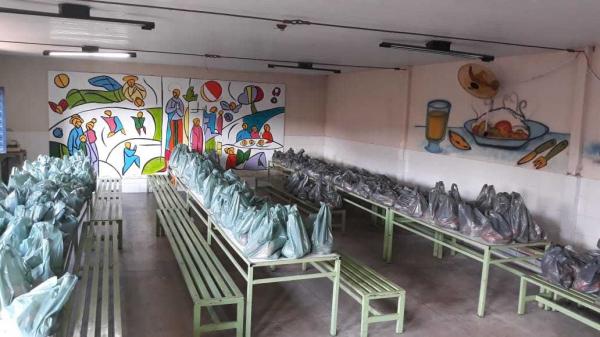 Mais de 16 mil alunos recebem kits de alimentação nas escolas municipais da Zona Leste