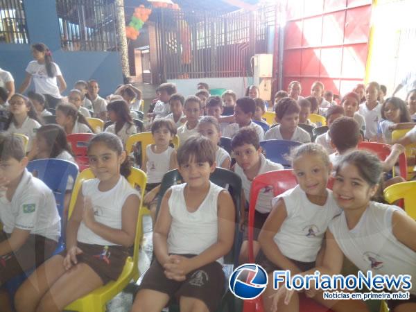 Escola Pequeno Pr&iacute;ncipe realiza Festival de Par&oacute;dias.(Imagem:FlorianoNews)