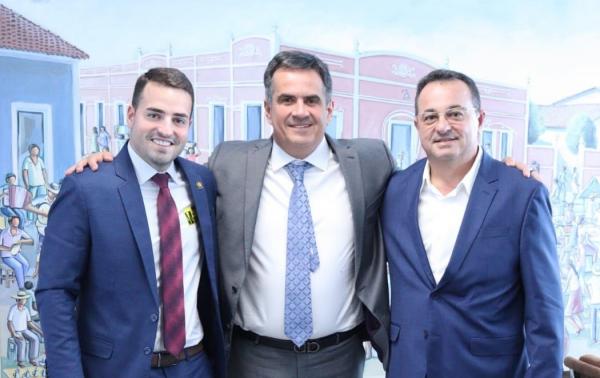 Ciro Nogueira recebe prefeitos e lideranças