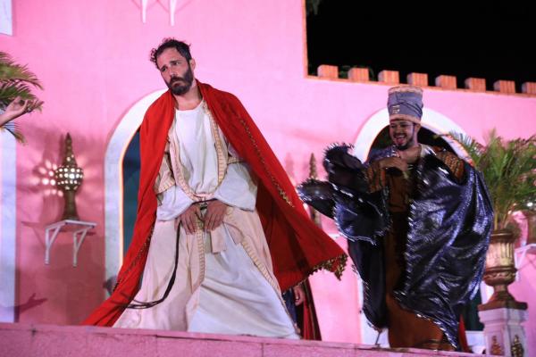 Segundo a organiza&ccedil;&atilde;o, nas duas noites de apresenta&ccedil;&atilde;o, cerca de 12 mil pessoas passaram pelo Teatro Cidade Cenogr&aacute;fica(Imagem:Francisco Gondim/Grupo Escalet)