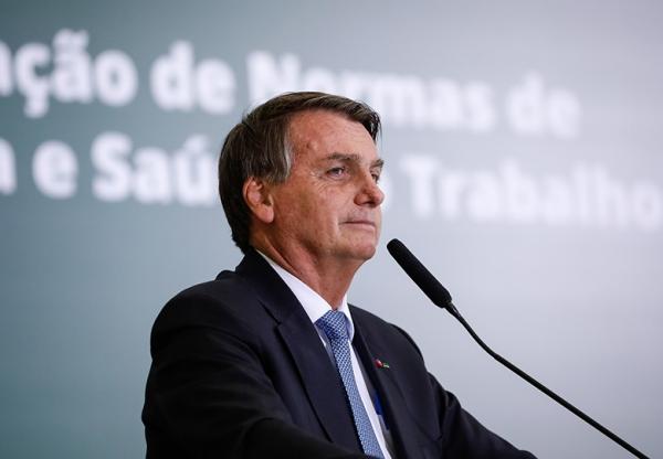 Defesa de Bolsonaro diz que origem dos R$ 17 milhões recebidos via Pix é "absolutamente lícita"
