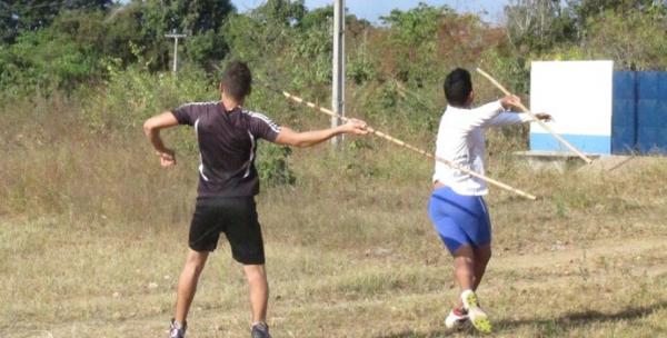 Dupla de atletas superam obst&aacute;culos para seguir crescendo no esporte.(Imagem: Daniel Cunha)
