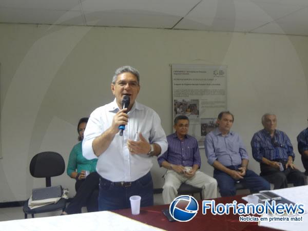 Floriano sedia VIII Semin&aacute;rio Regional de Forma&ccedil;&atilde;o de Gestores e Educadores O munic&iacute;pio de Floriano.(Imagem:FlorianoNews)