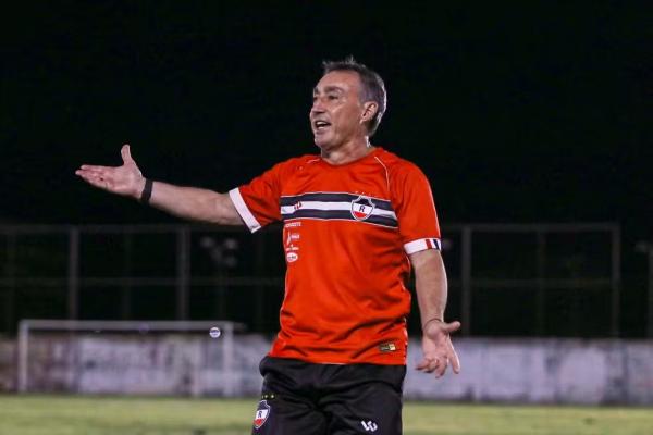 Roberto Fonseca, t&eacute;cnico do River-PI.(Imagem:Maria Vit&oacute;ria/River A.C.)