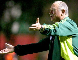 Felipão compara falhas do Verdão à várzea e 'jogo de casados x solteiros'