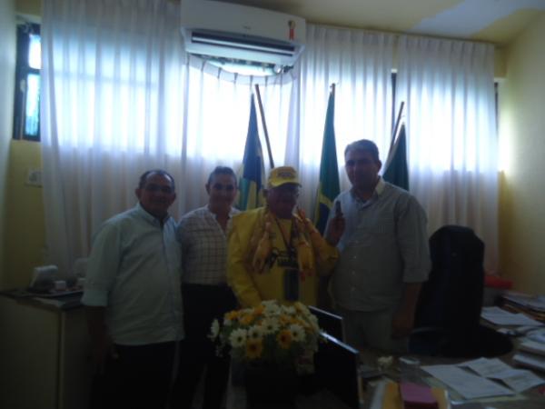 Reuni&atilde;o das comiss&otilde;es debate Regimento Interno da C&acirc;mara Municipal.(Imagem:FlorianoNews)