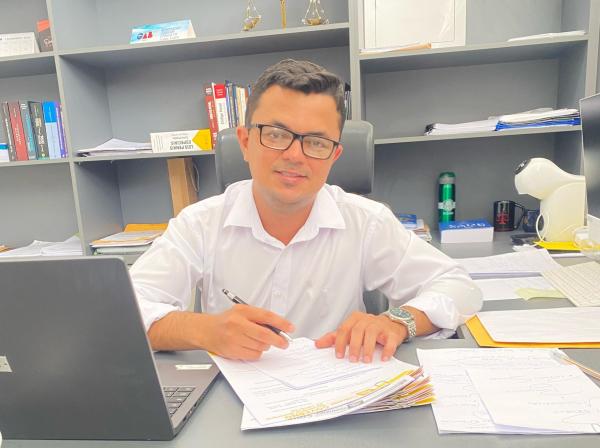 Secretaria de Governo de Floriano planeja ações para limpeza urbana e anuncia eventos carnavalescos