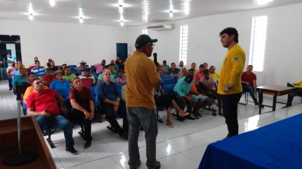 Decreto estabelece horário de circulação e local de estacionamento para vans em Floriano