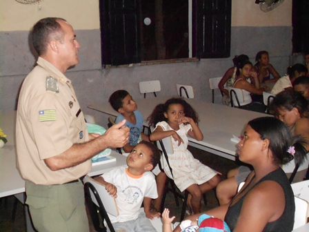 Projovem de Floriano realiza palestra com Comandante do Ronda Cidadã