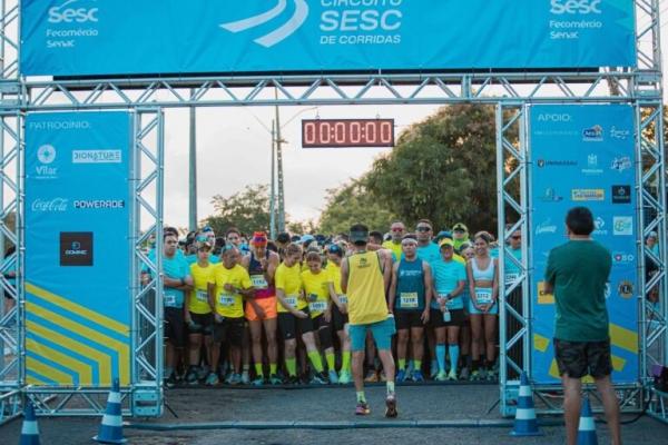 Turismo Social do Sesc leva teresinenses à Corrida de Rua no litoral do Piauí