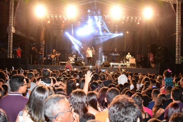 Culto e show com Anderson Freire marcaram celebra&ccedil;&atilde;o de 122 anos de Floriano(Imagem:Secom)