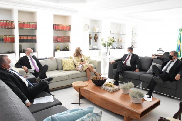 Governador recebe presidente e membros do Tribunal de Contas do Estado (TCE)