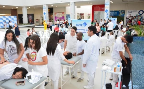 "Dia do Idoso" é comemorado com Ação Social no Floriano Shopping