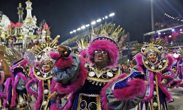 Governo quer transformar escolas de samba em pontos de cultura