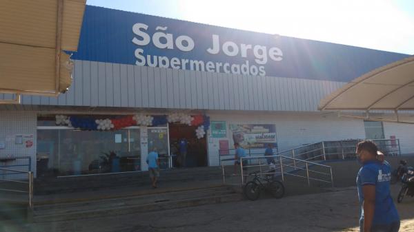 S&atilde;o Jorge Supermercados III comemora anivers&aacute;rio de cinco anos em Bar&atilde;o de Graja&uacute;(Imagem:FlorianoNews)