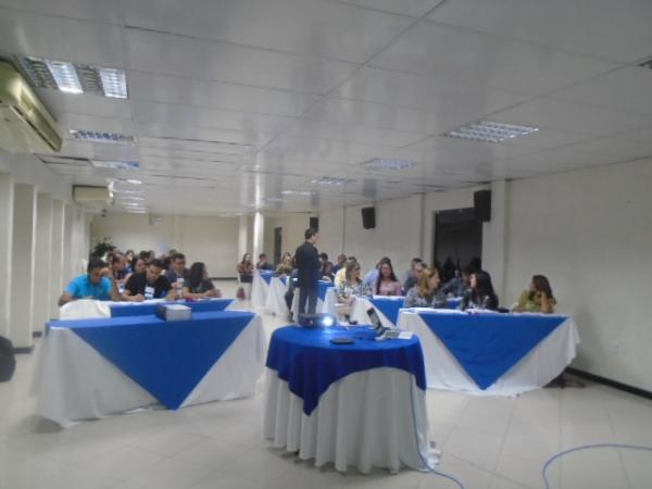 Floriano sedia capacita&ccedil;&atilde;o do Programa Sebrae Mais.(Imagem:FlorianoNews)