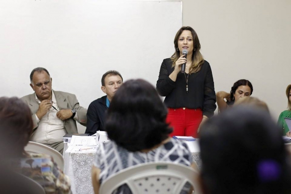 Secretária reúne-se com diretores e estabelece estratégias para Educação