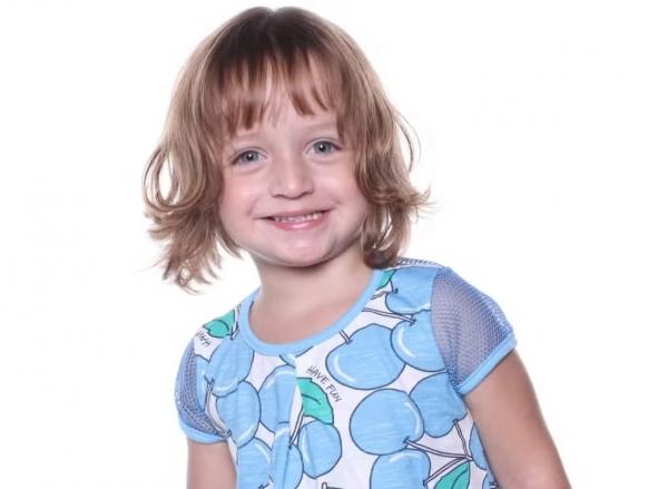 Declaração aponta que menina vítima de acidente com penteadeira em escola morreu após edema cerebral