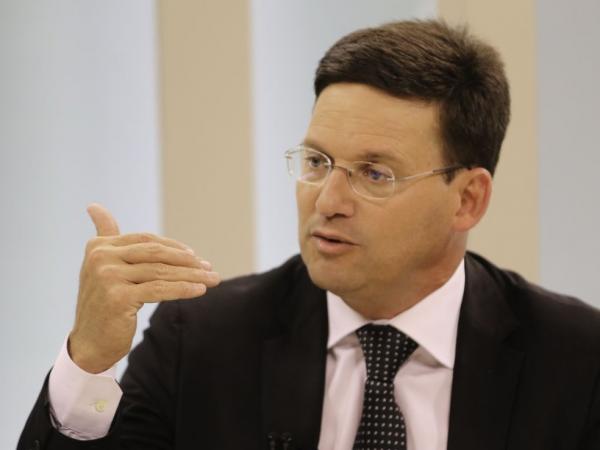 Auxílio Brasil: governo busca recursos para pagar benefício médio de R$ 300, diz ministro