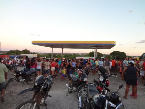 Realizada caminhada da Coliga&ccedil;&atilde;o Unidos por Bar&atilde;o.(Imagem:FlorianoNews)