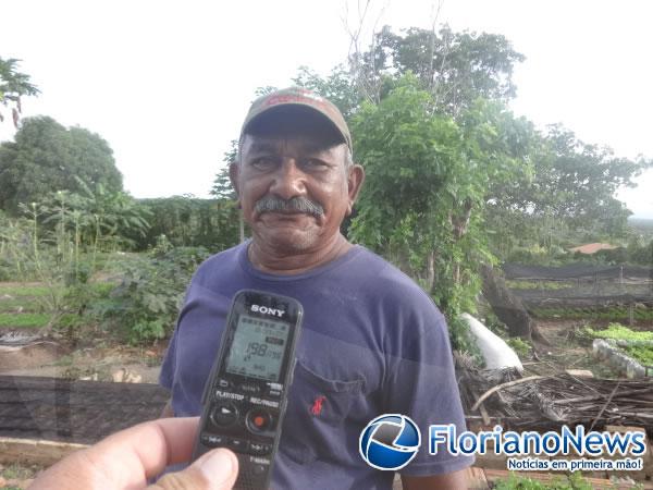 Horticultores cobram provid&ecirc;ncias para o problema da bomba na horta do bairro Alto da Cruz.(Imagem:FlorianoNews)