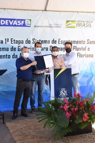 Obras do esgotamento sanitário e Avenida Fauzer Bucar são inauguradas em Floriano