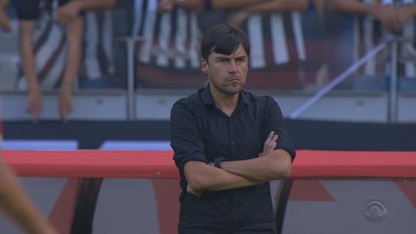 Inter demite técnico Medina após empate em casa na Sul-Americana