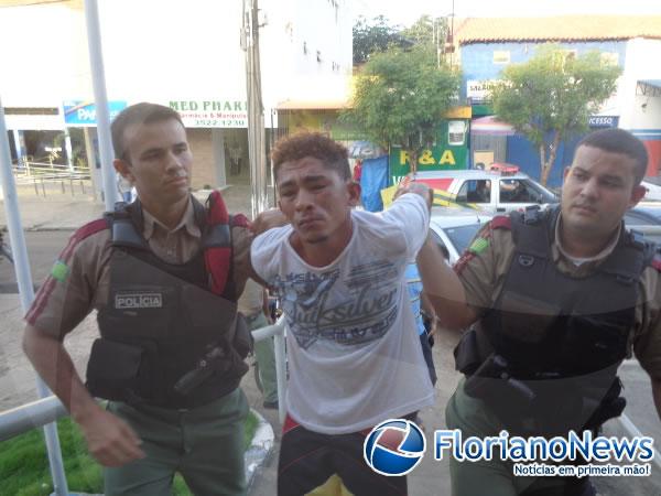 Pol&iacute;cia prende acusado de envolvimento com assassinato de pedreiro em Floriano.(Imagem:FlorianoNews)