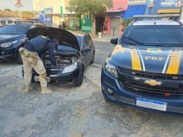 Em Floriano, PRF recupera veículo que havia sido roubado em Goiás