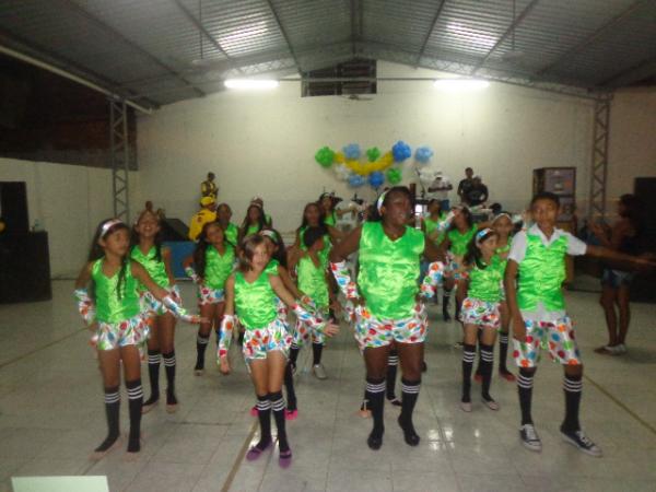 Apresenta&ccedil;&otilde;es Folcl&oacute;ricas abrilhantaram o anivers&aacute;rio do Rep&oacute;rter Amarelinho.(Imagem:FlorianoNews)