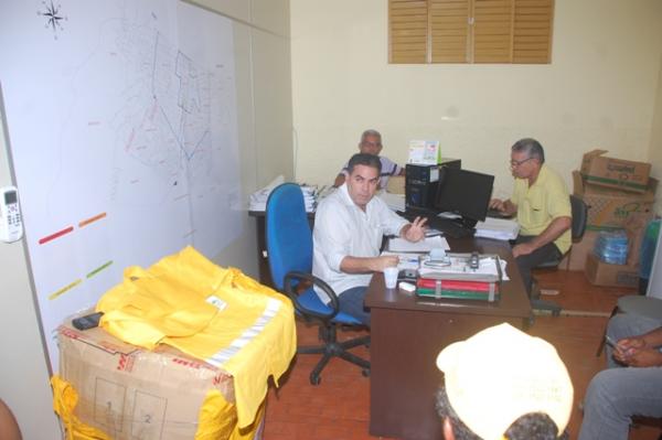 Secretaria de Infraestrutura intensifica recupera&ccedil;&atilde;o das valas.(Imagem:Waldemir Miranda)