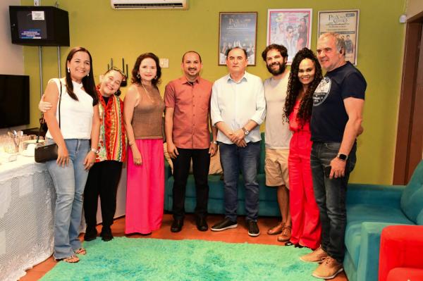 Vereador Marcony Alisson prestigia encenação da Paixão de Cristo em Floriano