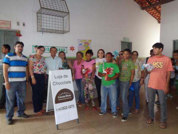 Cacau show doa ovos de Páscoa à APAE de Floriano