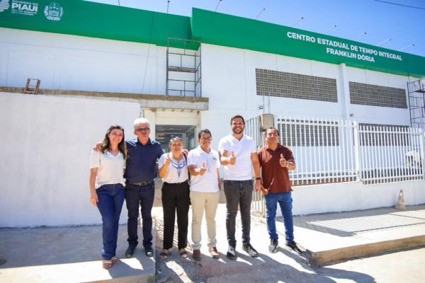 Washington Bandeira visita obras de escola em Bom Jesus e reforça compromisso com educação