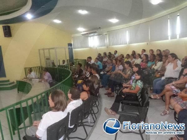 Professores participam de debate sobre redu&ccedil;&atilde;o da maioridade penal em Floriano(Imagem:FlorianoNews)