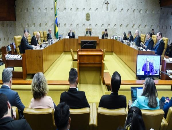 STF forma maioria para determinar que congresso aprove licença paternidade