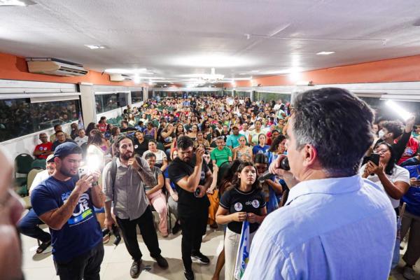 Ciro participa de eventos com multidão e diz ter orgulho de ser o "homem que mais trouxe recursos"