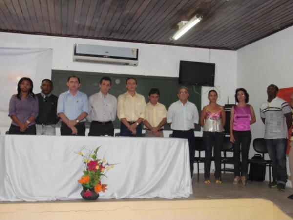 Lan&ccedil;ado em Floriano o Projeto Educando com a Horta Escolar e a Gastronomia.(Imagem:FlorianoNews)