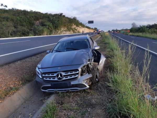 Carro de luxo colide com moto e homem morre na BR-316, em Teresina