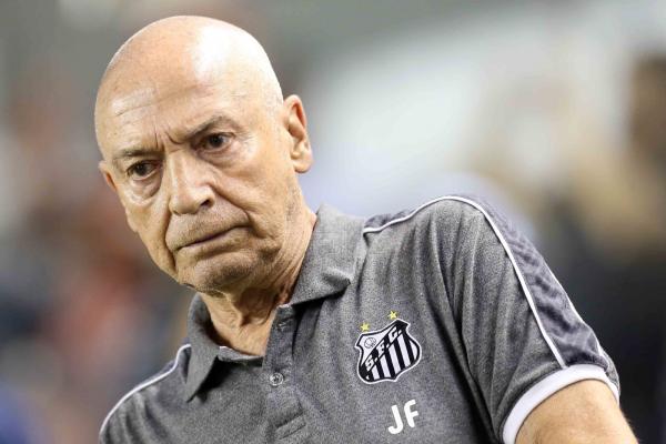 Análise: Santos de Jesualdo mostra diferenças para estilo de Sampaoli e decepciona na estreia