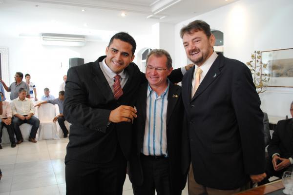 Secretaria Municipal de Saúde de São Francisco do Piauí recebe duas ambulâncias
