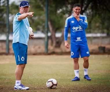 Flu e Cruzeiro chegam instáveis às oitavas da Copa do Brasil