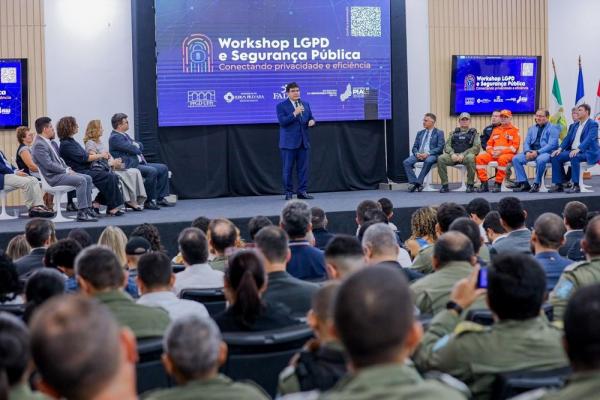 Em evento sobre segurança, Rafael destaca investimentos em tecnologia para o combate ao crime