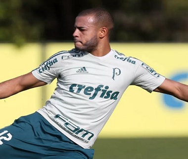 Palmeiras acerta contrato de 5 anos com o lateral Mayke