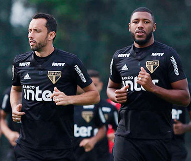 São Paulo desafia histórico ruim para se manter líder