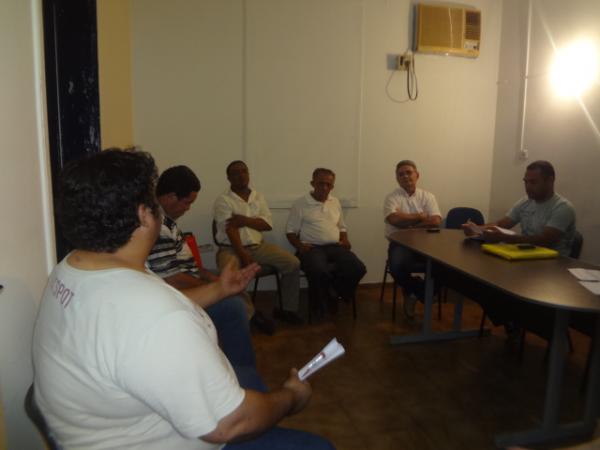 AESB entrega documento solicitando 25% de repasse para blocos de anima&ccedil;&atilde;o.(Imagem:FlorianoNews)