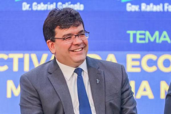 Governador do PI mais do que dobrou escolas em tempo integral, mas não criou 80 mil vagas de emprego